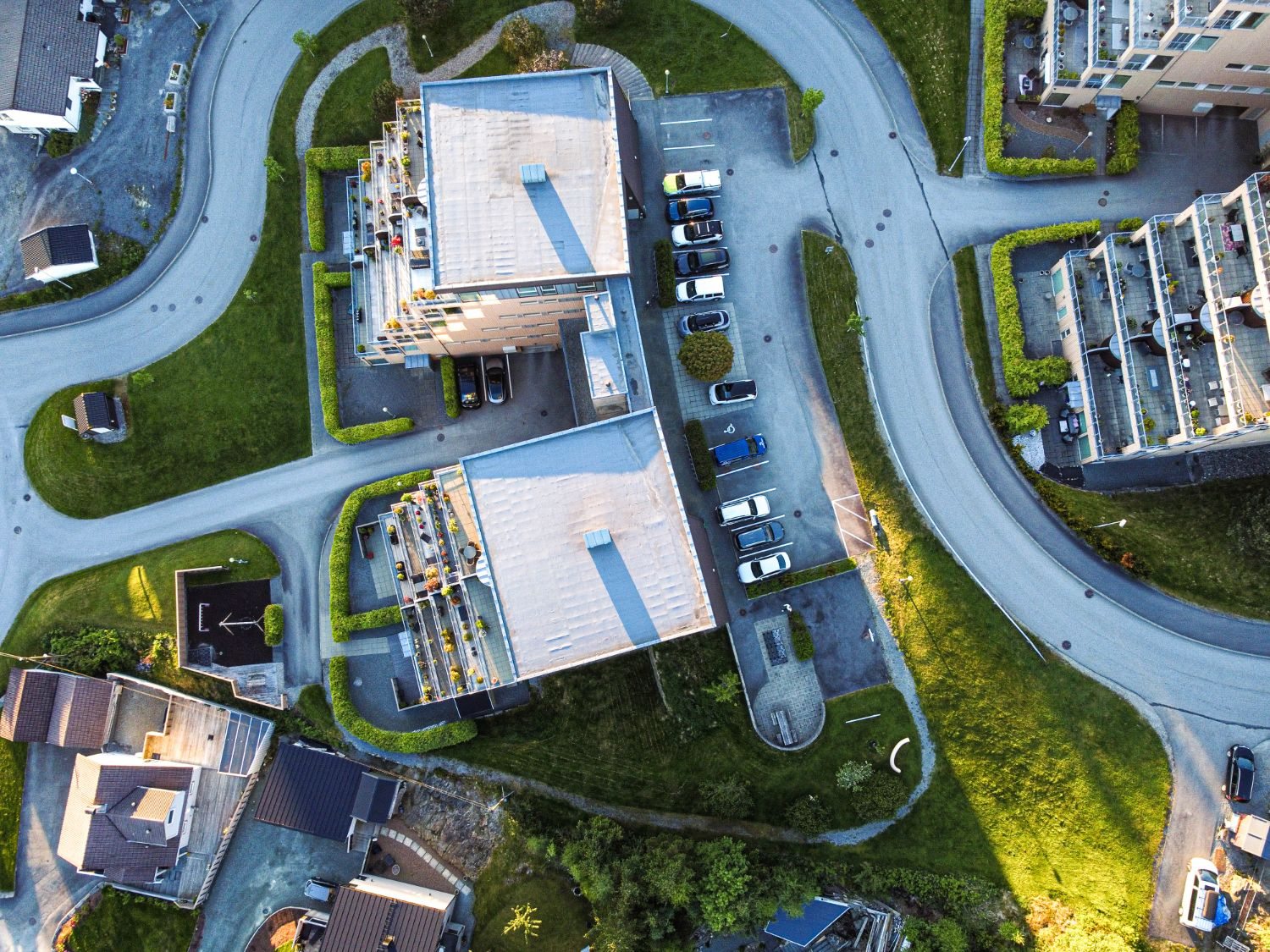 Dronefoto rett ovenfra — arkitektonisk perspektiv