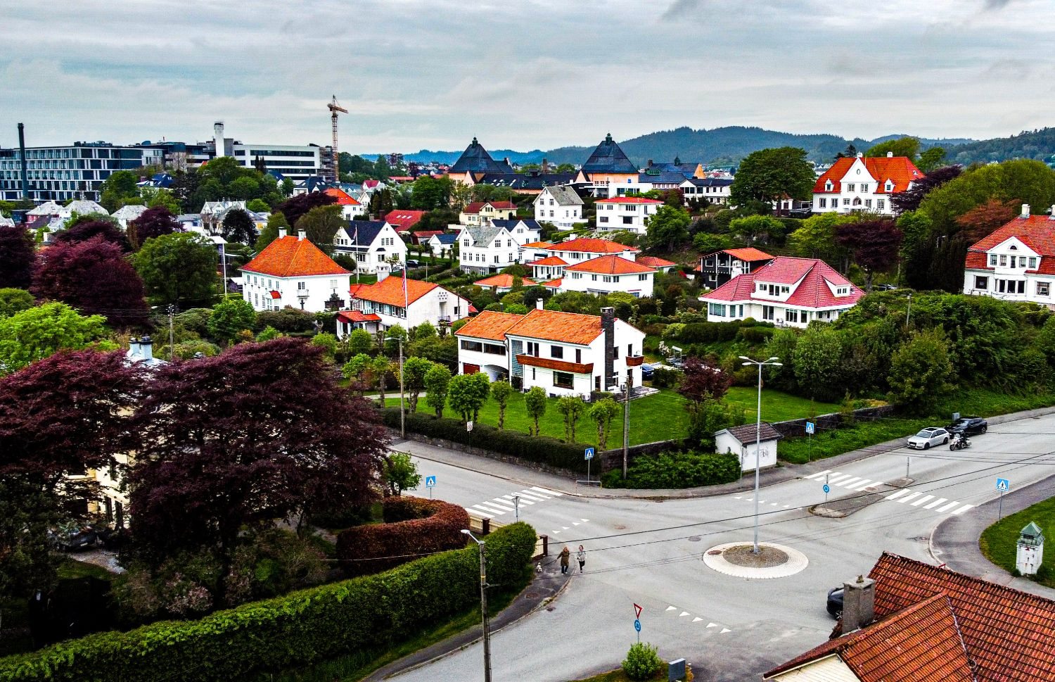 Luftfoto av boligområde og sentrum i Haugesund